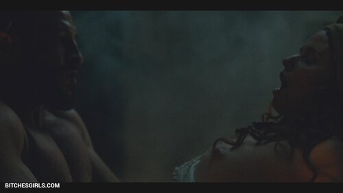 Emily Browning Nude Celebrities - Nude Videos Celebrities