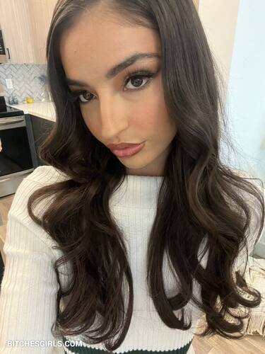 327633888570721618837520481215979925498 thumbnail