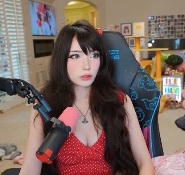 Emily Schunk Petite Nude Photos - Emiru Twitch Leaked Photos