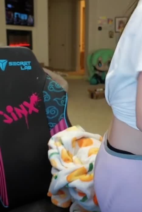 bf2e9377e1c061ef363d7f14d5cfa65f86589f00b8f3a28f99429265e441edf4 thumbnail