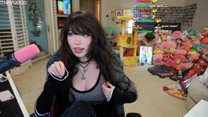 Emily Schunk Nude Cosplay Videos - Emiru Twitch Leaked Archive