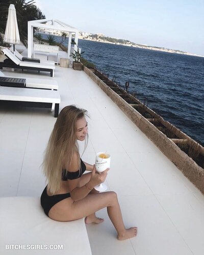 321011076020966488037409049996050662743 thumbnail