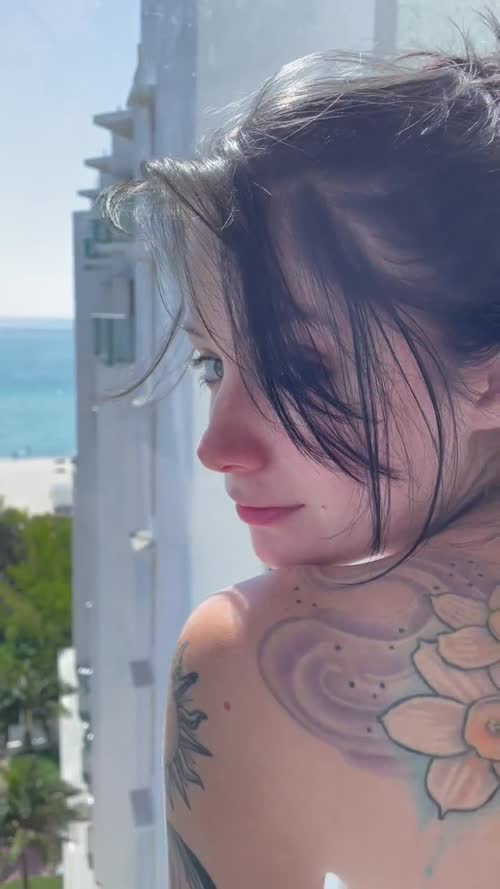 264071871040101927211567274665219927368 thumbnail