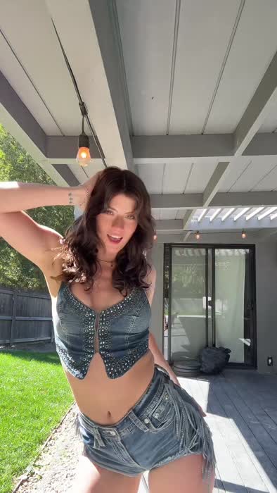 cf0f2b92d5d3632cdee4400715387b675377ff43f7666579c77e1705c58883eb thumbnail