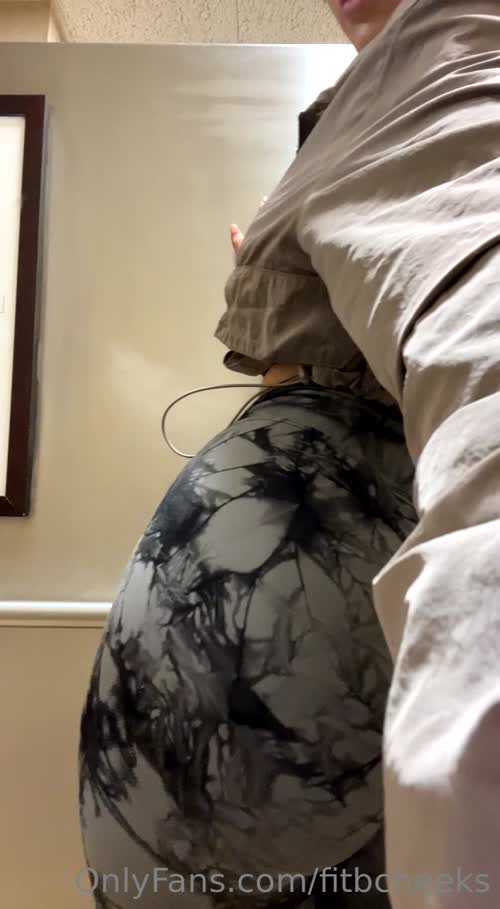 40411516651976065016445132422313463575 thumbnail