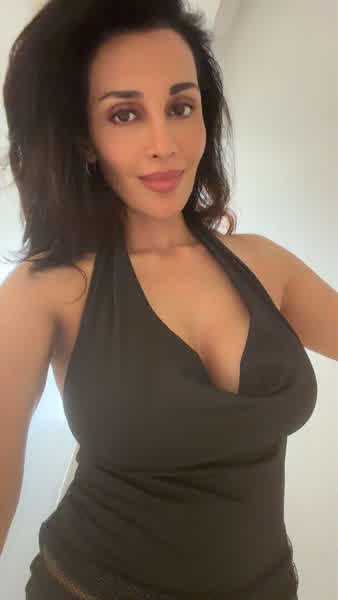 Flora Saini Nude Indian Milf - Florasaini Phat Ass Instagram Photos