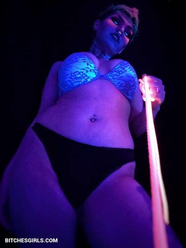 266246009253967873413441562850597000404 thumbnail