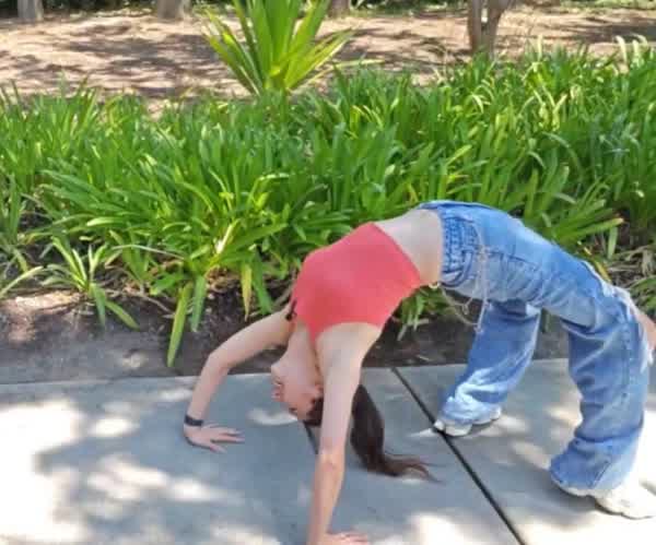 17d6799074a2bc10d789e37bfe4342be04696af49cea97ebf014a32b2ef6621b thumbnail