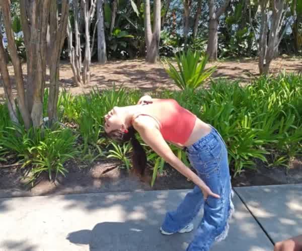 6d70c5ce1887adf7ab088402528dd1fbbd910284c5f7e6514ff27e3a73b4f7c8 thumbnail