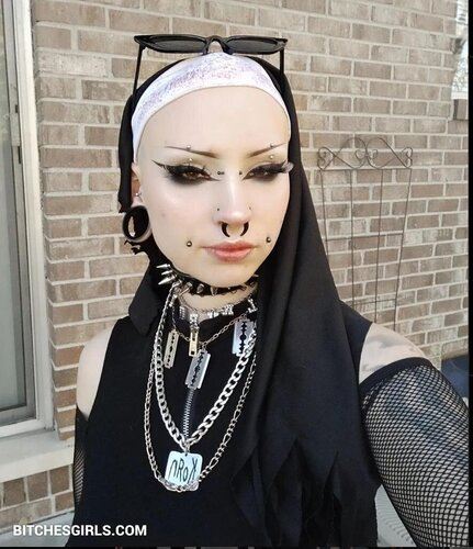 92640692795785431573214173537452633926 thumbnail