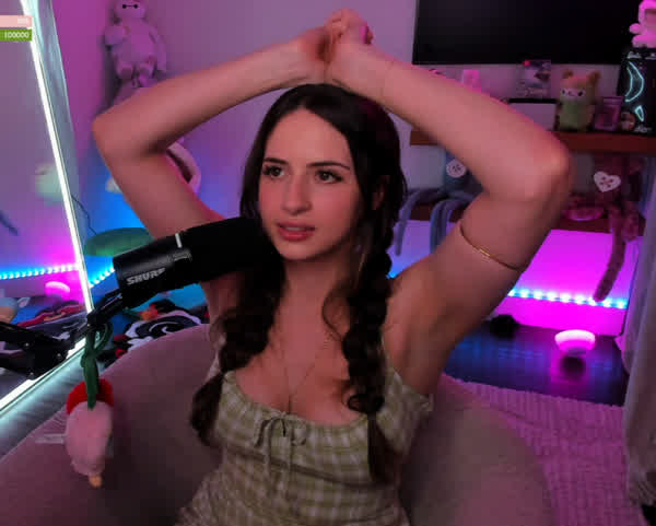 2c77d4a2b5b916fc748561e322a8ff40a322c4a05c55c9d401e4c9030c69d85d thumbnail