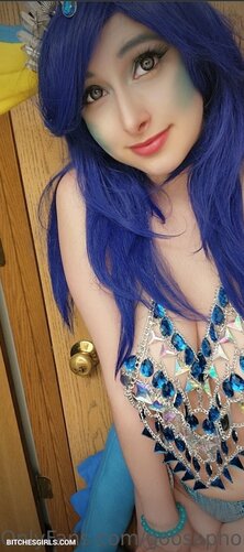 232642413286286997373095666132954036932 thumbnail