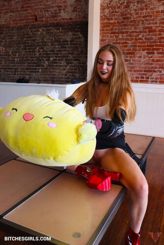 141238827504381933868643735668165211756 thumbnail