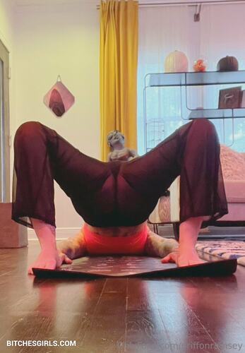 82520962377632565300088965850779526468 thumbnail