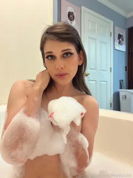 1e5e9fd3fad634d1bdcec5e7b9d5e92610c3d5142ffec71235901a4b94588e4d thumbnail