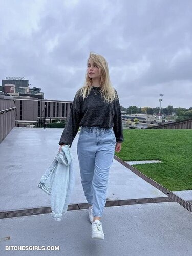 16237945321397166122317505322545157078 thumbnail