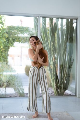 8730961925600516182670607846497001998 thumbnail