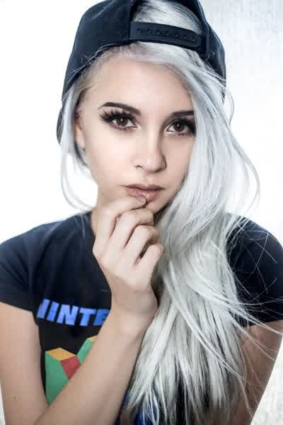 9e9dbd2e59f5da586ce40cc9c0e17357d02273f7921cb23debb38f12ff2e5a3d thumbnail