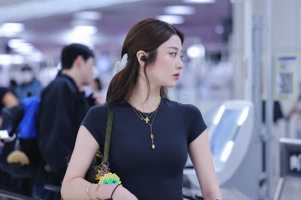 2f6c45102ca1e00627a65d4447952e91c6d1cf5599113eda82d854ada2b875fd thumbnail