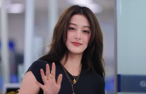 7028a5c523d0c553236237a7c32e9e2835a6afa74180f257faf41078b8fa75c0 thumbnail