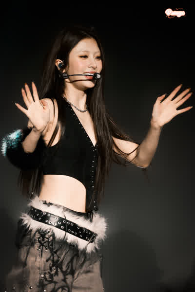 d169eb6f79c235e3b437d4cfa0aac4a1a827fabc1d4c7850e522b6f69fa42560 thumbnail