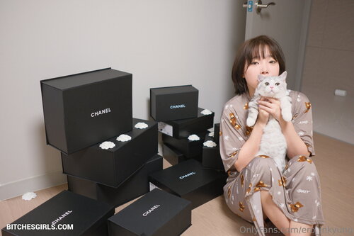 318591239656736136293058793989052576427 thumbnail