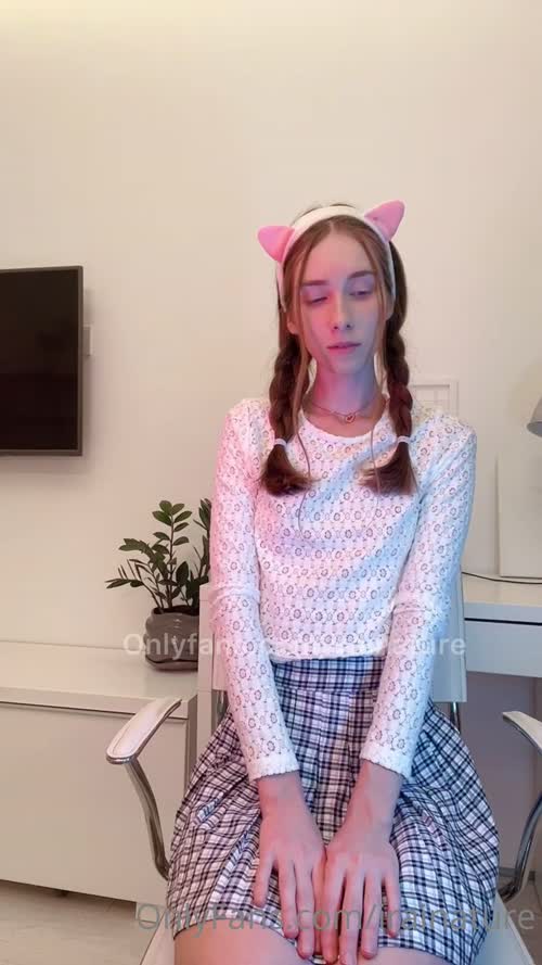 7b7c92869e2d650564555ad4c5f9782424cff0eb40469a0d7f58849619e2af82 thumbnail