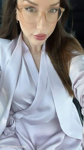 200408473226906847967418910328544600598 thumbnail