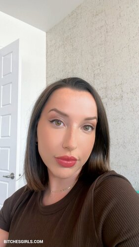 80121599040245415648928773309418241984 thumbnail