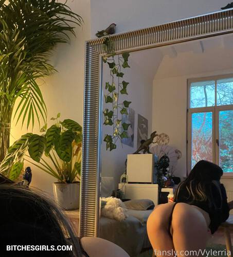 261149445135286004585758263474794746998 thumbnail