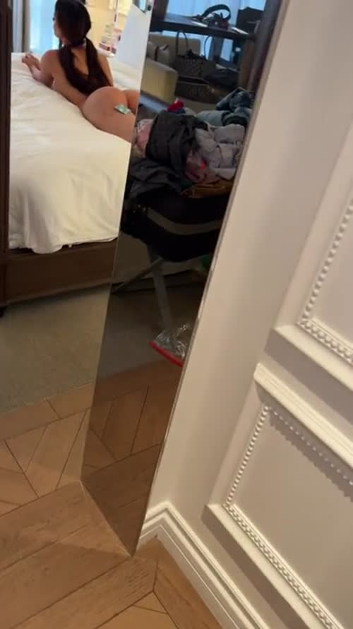 162257122569000510409893591290802730433 thumbnail