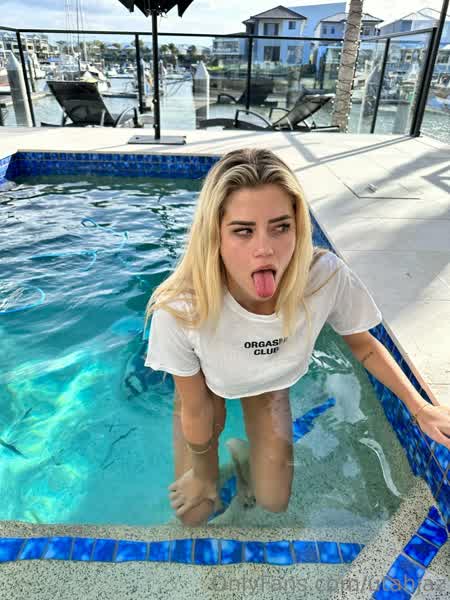 8197a8fb2504ca1b5cfb2e81f4f89562c728e36fc24806760a042dcd83e5b943 thumbnail