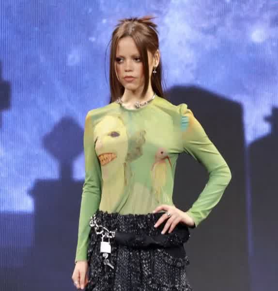 b31e10633703bf340792dfcfb6a89f45c1067caf4d9152eb9eec5ef06f8a9b7c thumbnail