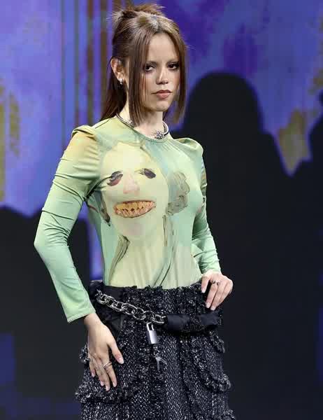 daa37adaf6a0300f4ca9a65e4b98d9e8992f4a7c7c7e9fcce8a513dbbc01f5ed thumbnail