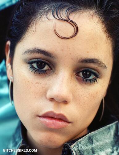 142386772144217525690351040468241133415 thumbnail