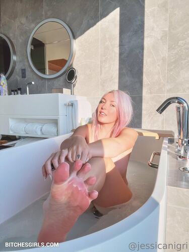 2036789852820855604910125694160137524 thumbnail