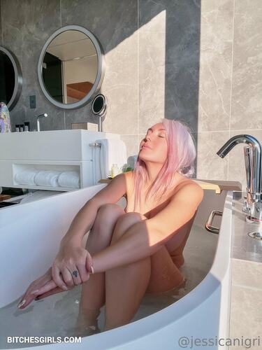 8213776488623041370201767617905601451 thumbnail