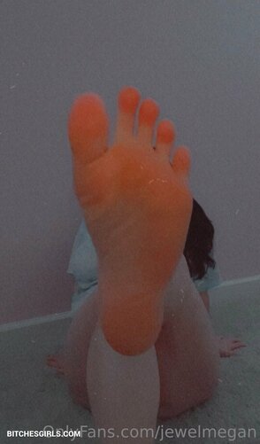 221076628582230327180768501879413217088 thumbnail