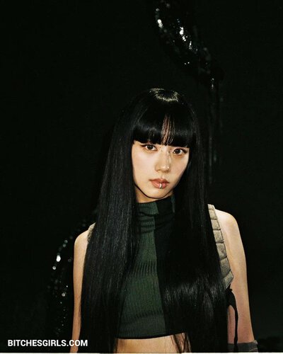 332323012293562302591887939351682571390 thumbnail