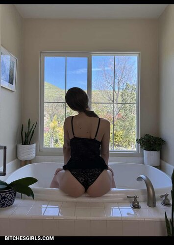 220967672063514483107215411064818309733 thumbnail