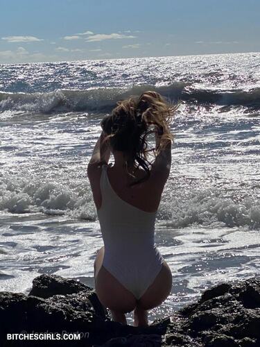 31938123682097410401943234110033120200 thumbnail