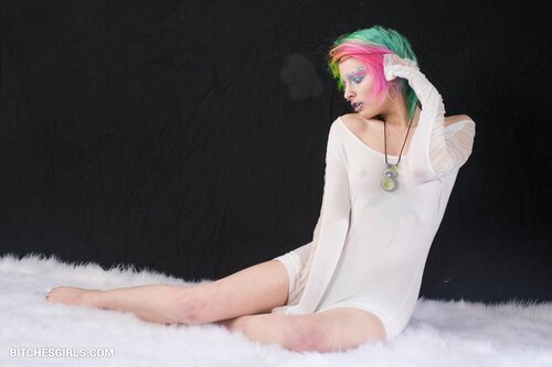 12181253278709882752737803879635453123 thumbnail