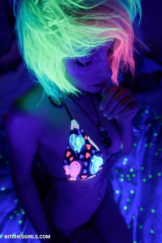 147865176104678472025485005080869472802 thumbnail