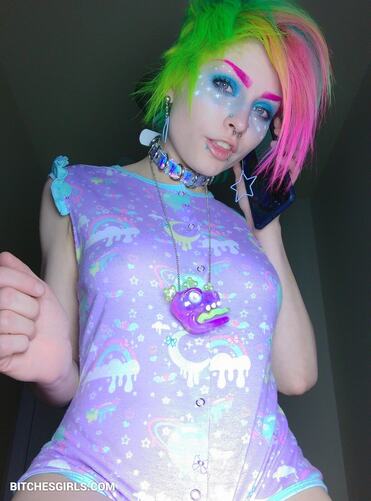 180044178391578420733959148251689424133 thumbnail