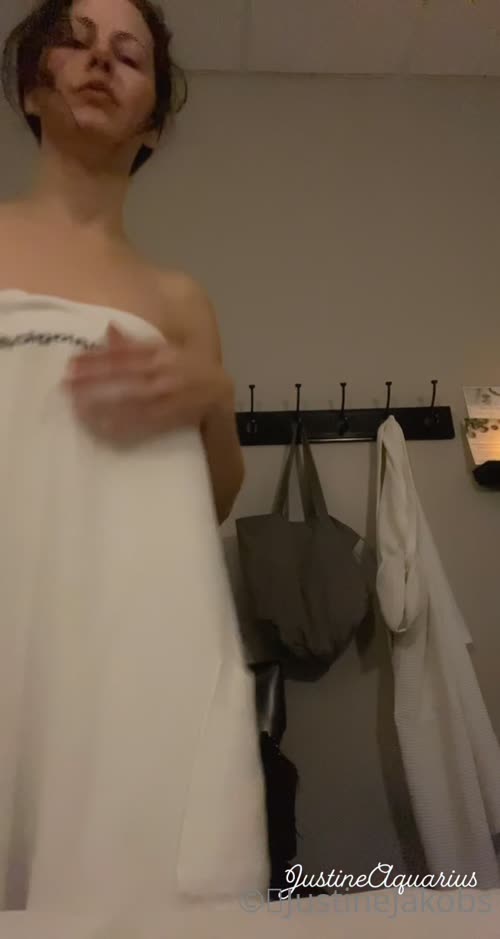 142389284674998856637740559117584374960 thumbnail