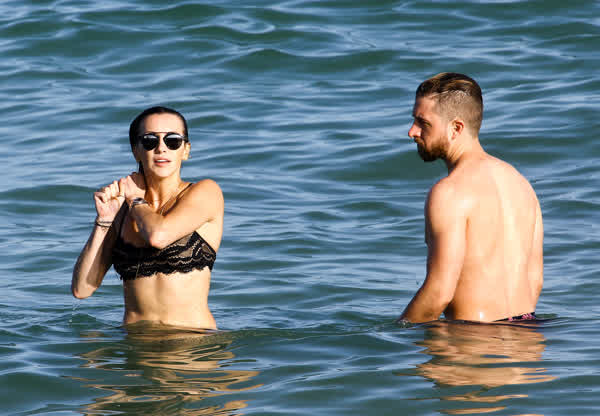 50b668f8ef39866c8e31f81e263bf61236a176c57282cb80cc88d442cf66787f thumbnail