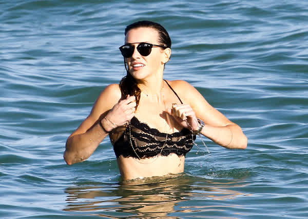 55d746e589165d873dae8560b7c210b0ccdaaeb34625cd337dc82a26c104c726 thumbnail