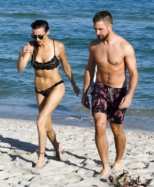 572ef69197e1ffecbc8af7555cefde2cc9ea5e7dc6306ab9d337f2ecf1405d4e thumbnail