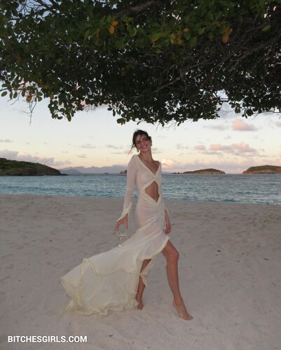 270903896883134111659765337809003954984 thumbnail