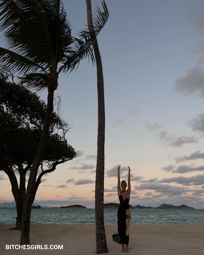 125531277464683421884950976251733228889 thumbnail